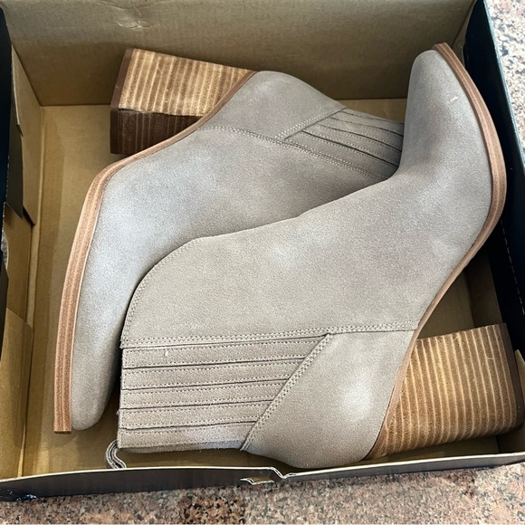 Marc Fisher Light Natural Bootie NIB - Picture 4 of 9